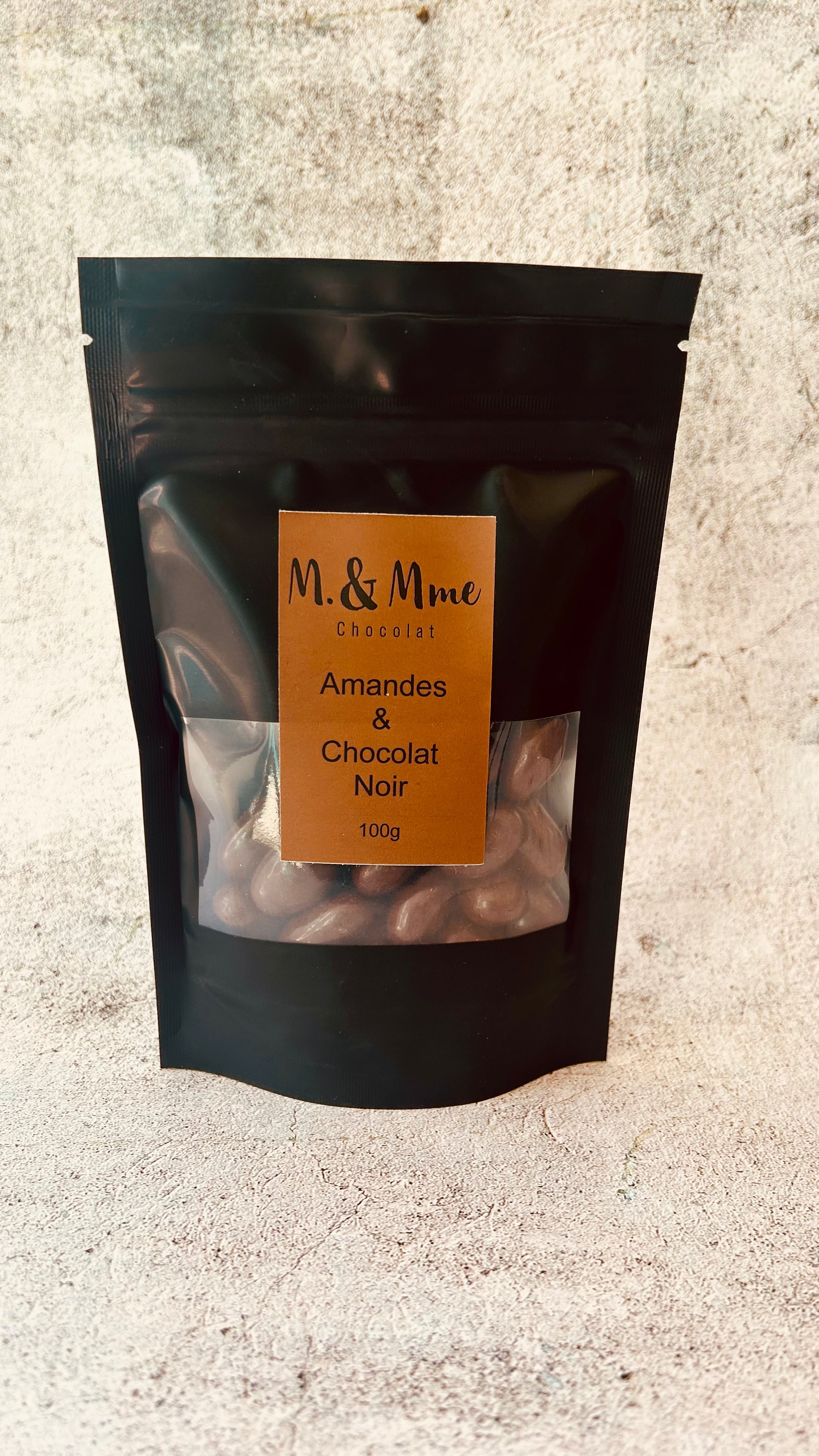 Amandes enrobées de chocolat noir