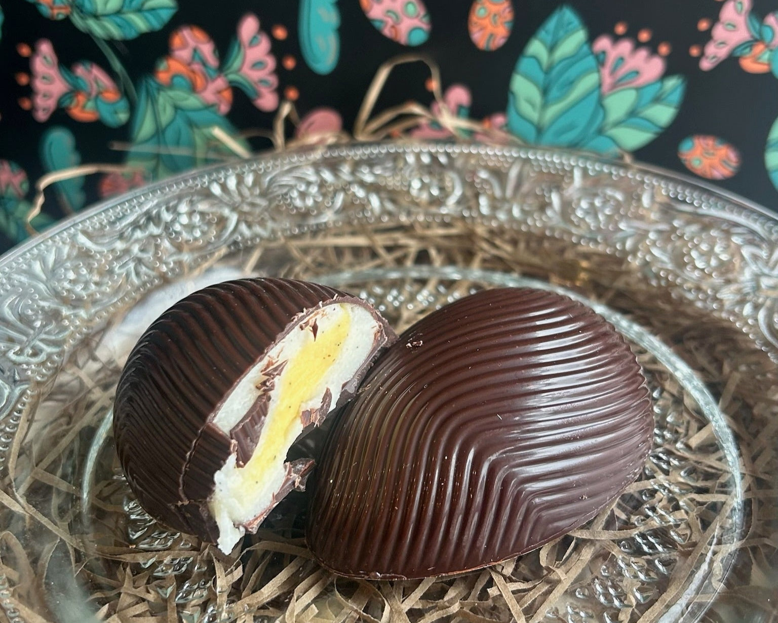 Chocolat de pâque artisanal, Œufs à la crème fait à Montréal, petite patrie. Livraison partout au Québec.
